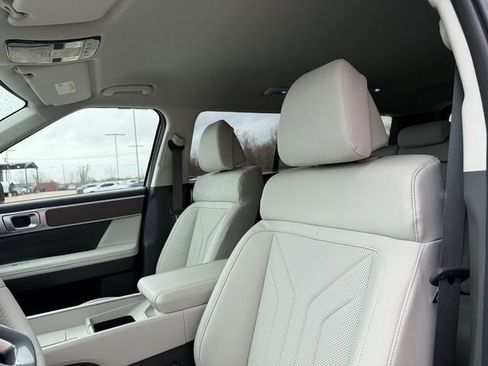 Used 2025 Hyundai Santa Fe SEL image 15