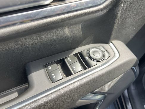 Used 2023 Chevrolet Silverado 1500 RST AWD/4WD image 15
