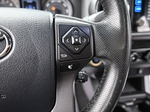 Used 2016 Toyota Tacoma TRD Sport w/ Towing Package AWD/4WD image 34