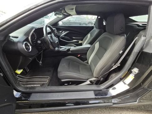 Used 2022 Chevrolet Camaro LT RWD image 6
