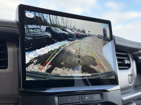 Used 2022 Ford Expedition Max XLT image 4