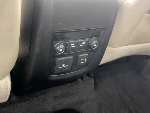 Used 2019 Buick Enclave Essence image 26