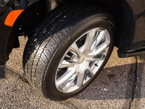 Certified 2024 Chevrolet Suburban High Country image 13