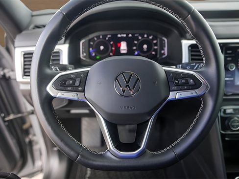 Used 2022 Volkswagen Atlas Cross Sport SE image 14