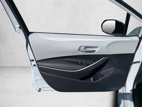 Used 2025 Toyota Corolla SE image 20
