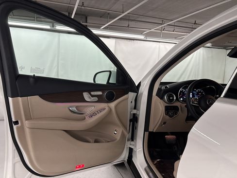 Certified 2022 Mercedes-Benz GLC 300 4MATIC image 5