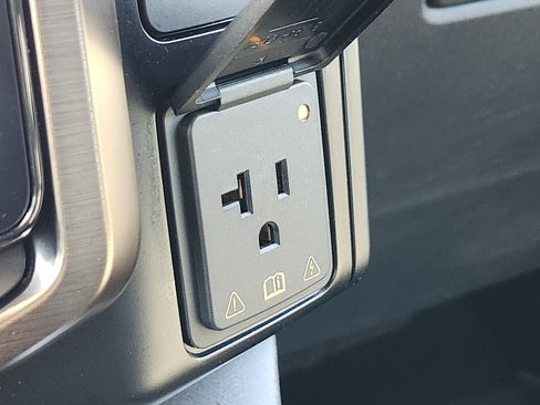 Used 2023 Ford F150 Lightning Lariat image 30