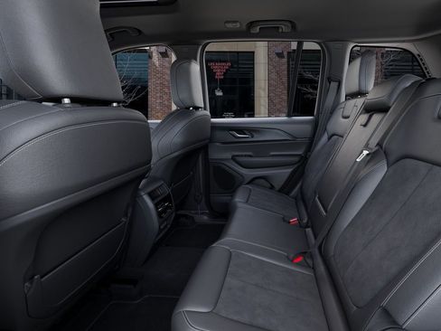 New 2025 Jeep Grand Cherokee Altitude image 23