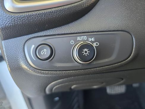 Used 2020 Chevrolet Trax LS image 42