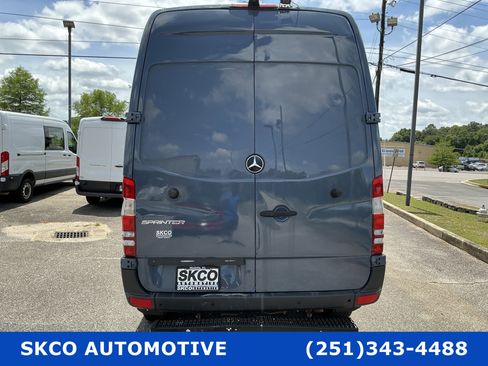 Used 2018 Mercedes-Benz Sprinter 2500 image 4