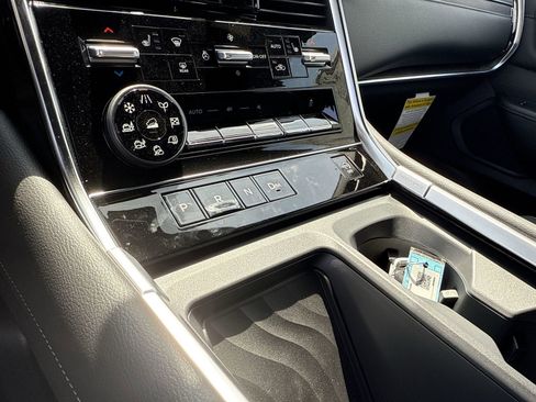 New 2025 Nissan Armada SL w/ Captain's Chari Seat Package image 18