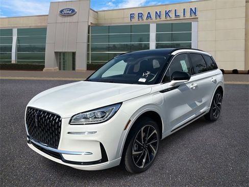 New 2025 Lincoln Corsair Grand Touring w/ Rear Removable Package Tray image 3