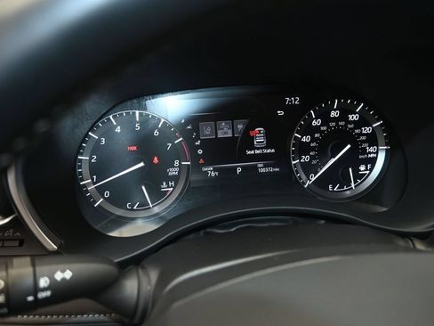 Used 2021 Toyota Highlander XLE AWD/4WD image 10