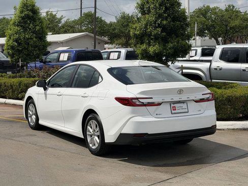 Certified 2025 Toyota Camry LE FWD image 5