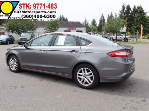 Used 2014 Ford Fusion SE FWD image 6