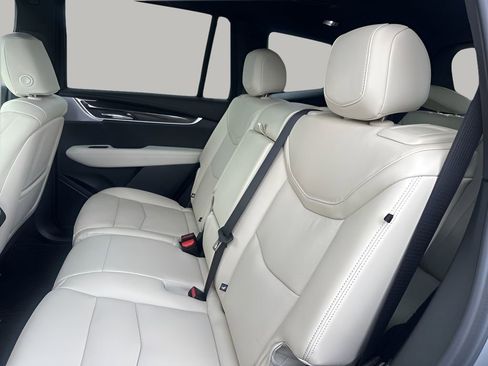 New 2025 Cadillac XT6 Sport w/ Technology Package image 17