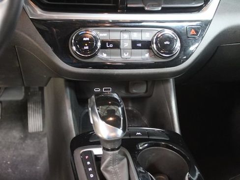 Used 2024 Buick Envista Sport Touring FWD image 20