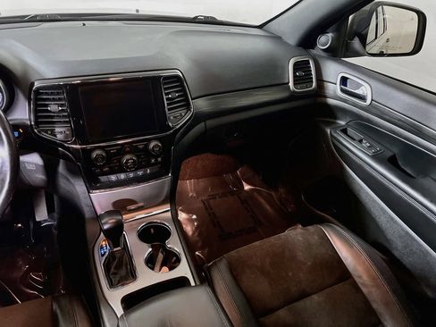 Used 2021 Jeep Grand Cherokee Laredo X AWD/4WD image 18