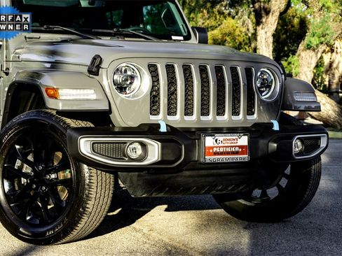 Used 2023 Jeep Wrangler Unlimited Sahara image 3