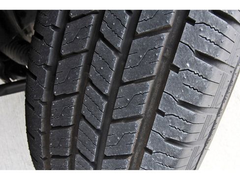 Used 2022 Nissan Frontier SV w/ Technology Package image 31