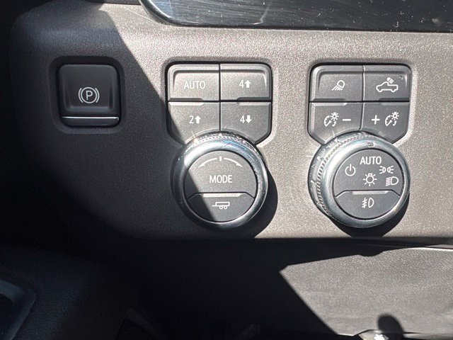Used 2025 GMC Sierra 1500 SLT w/ SLT Premium Plus Package AWD/4WD image 15