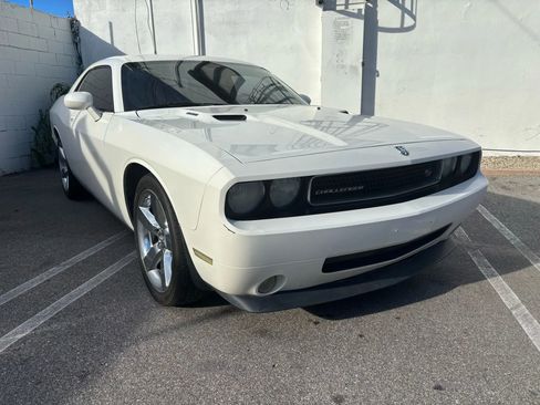 Used 2009 Dodge Challenger R/T image 4