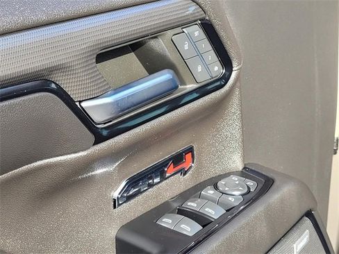Used 2022 GMC Sierra 1500 AT4 w/ AT4 Premium Package image 16