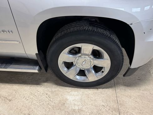 Used 2019 Chevrolet Suburban LT w/ LT Signature Package image 7