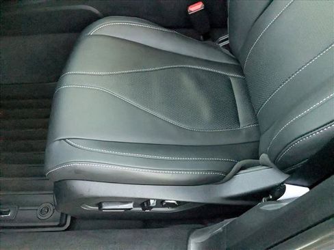 Used 2025 Acura TLX w/ Technology Package FWD image 4