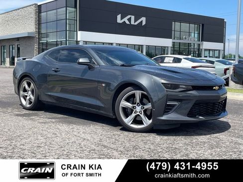 Used 2018 Chevrolet Camaro SS RWD image 1