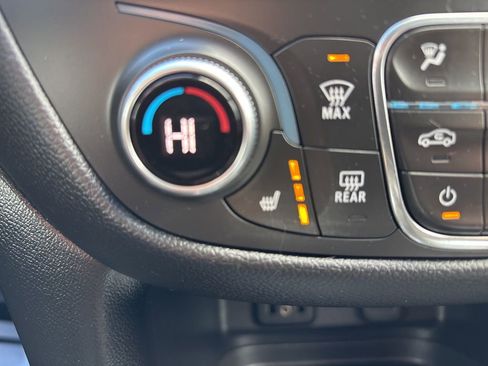 Used 2018 Chevrolet Equinox LT w/ Sun & Infotainment Package image 31