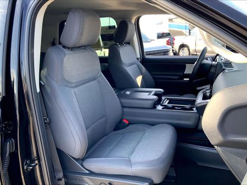 Certified 2025 Ford Expedition Active RWD image 9