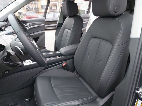 Certified 2023 Audi e-tron Premium Plus w/ Premium Plus Package AWD/4WD image 15