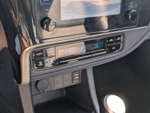 Used 2018 Toyota Corolla SE image 16