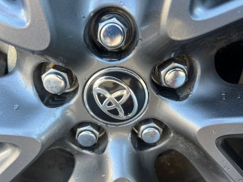 Used 2019 Toyota Corolla XSE image 28