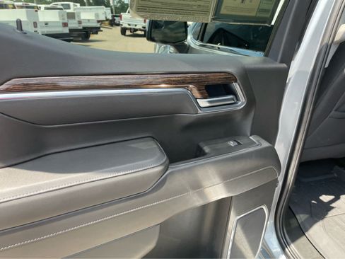 Used 2025 GMC Sierra 1500 SLE w/ X31 Off-Road Package AWD/4WD image 19