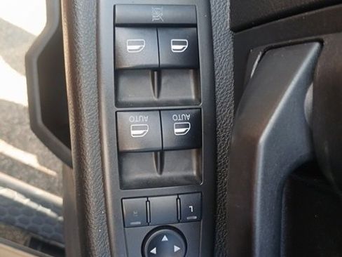 Used 2018 RAM 3500 Tradesman w/ Chrome Appearance Group image 51