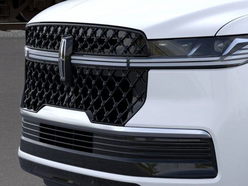 New 2026 Lincoln Navigator L Reserve image 16