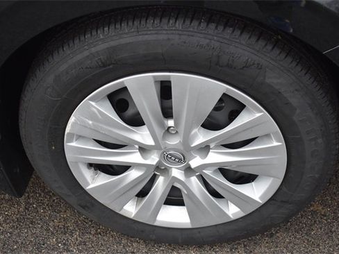 Used 2025 Nissan Sentra S image 11