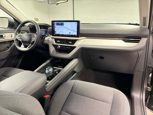 Used 2025 Ford Explorer Active image 29