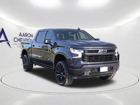 Used 2023 Chevrolet Silverado 1500 RST w/ Convenience Package II RWD image 3