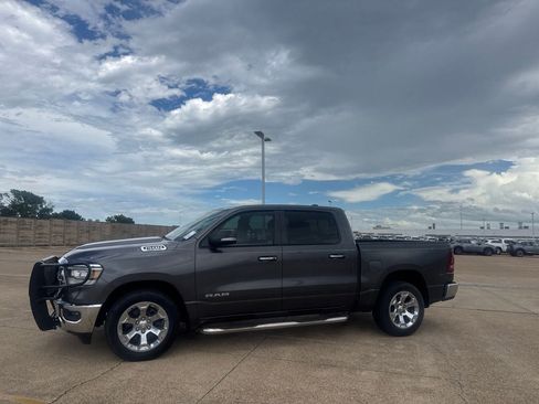 Used 2019 RAM 1500 Big Horn RWD image 12