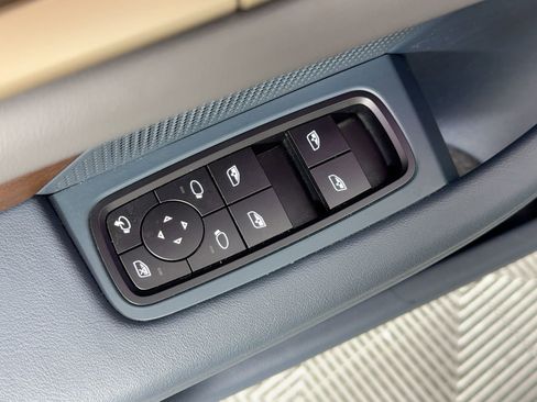 Certified 2022 Porsche Taycan GTS image 13