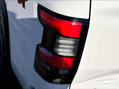 Used 2022 Nissan Frontier PRO-4X w/ Pro-4X Premium Package image 35