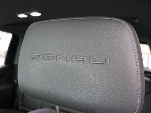 Used 2021 GMC Sierra 1500 Denali w/ Denali Ultimate Package image 18