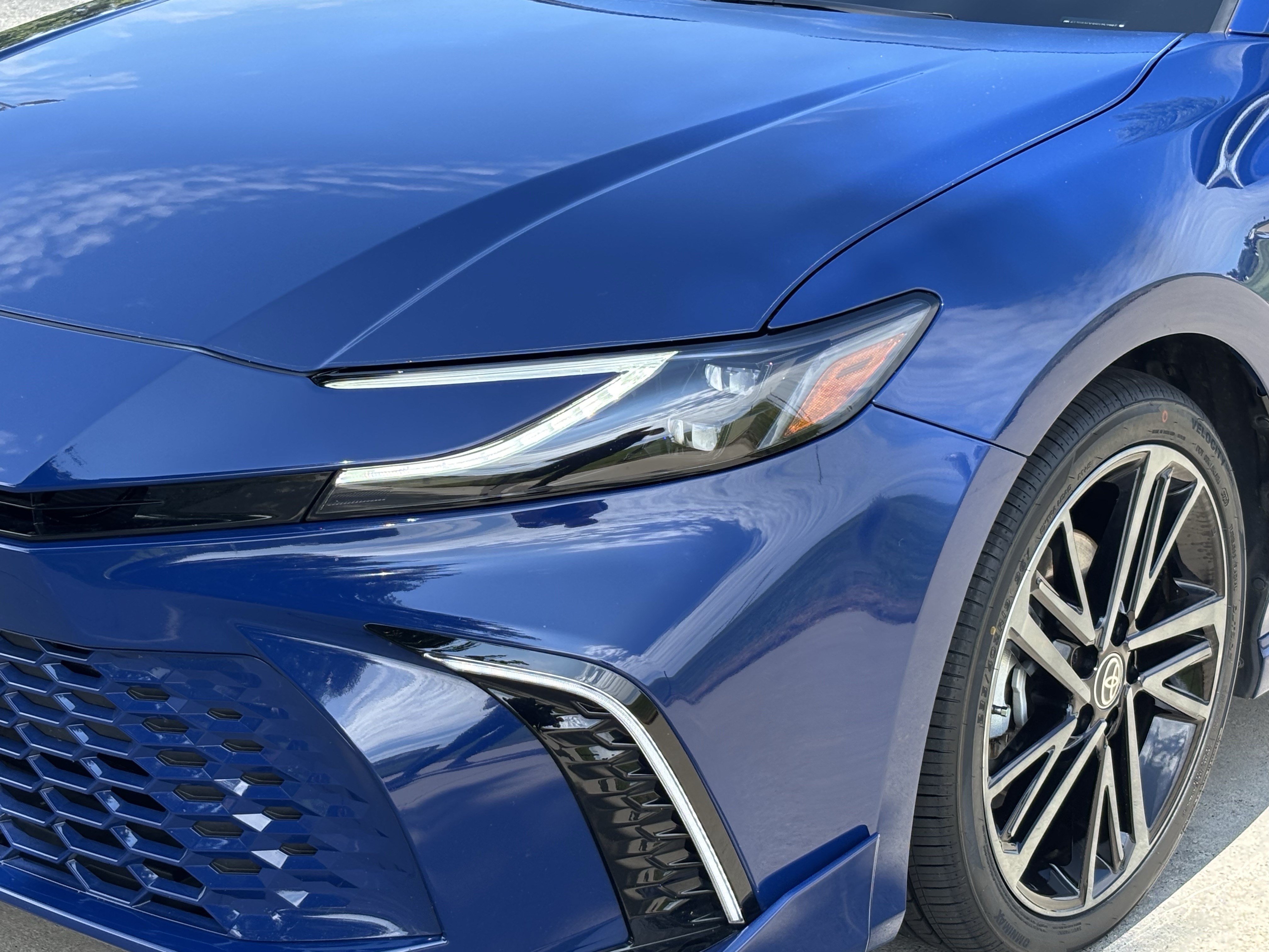 Used 2025 Toyota Camry XSE FWD image 6