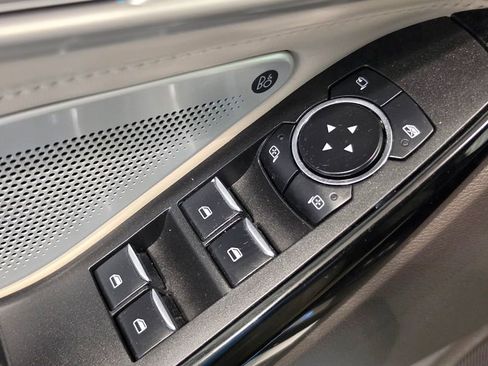 Used 2023 Ford Explorer Platinum w/ Technology Package AWD/4WD image 24