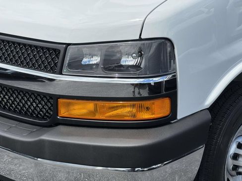 Used 2025 Chevrolet Express 2500 w/ Driver Convenience Package RWD image 26