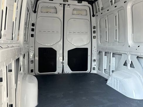Used 2024 Mercedes-Benz eSprinter 170 Cargo image 23