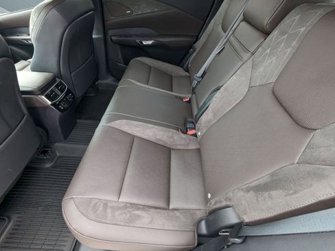 Used 2025 Lexus RX 350 w/ Luxury Package image 24